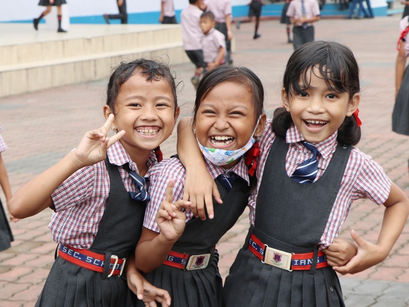 Little Pure souls of Holy Cross School Umkiang 